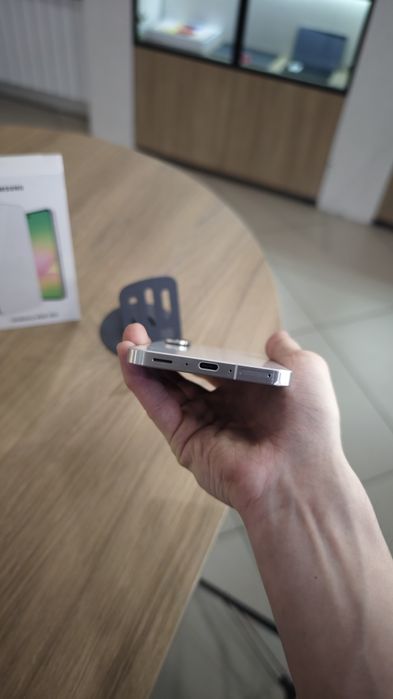 Samsung A56 | 128GB | Apple Room