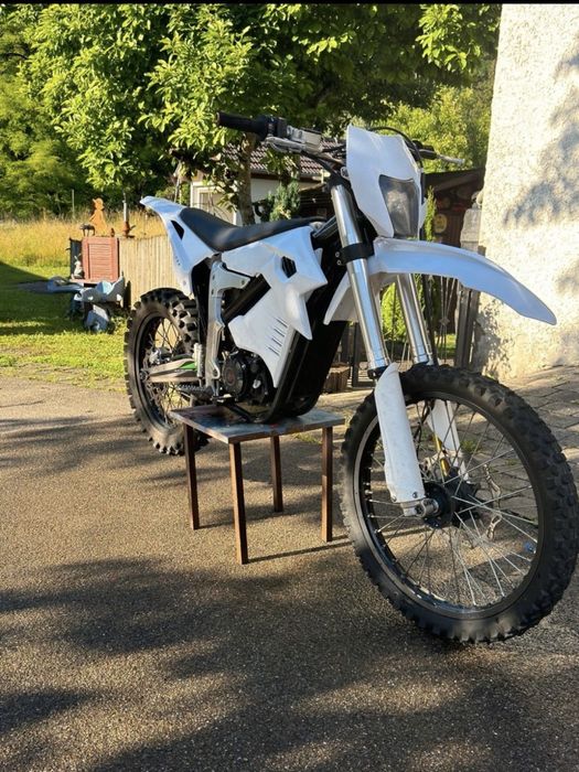 Vând Sur-Ron Storm Bee – stare impecabilă