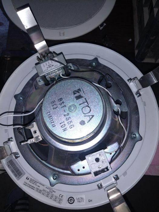 Vând difuzoare plafon incastrabile ( spot )