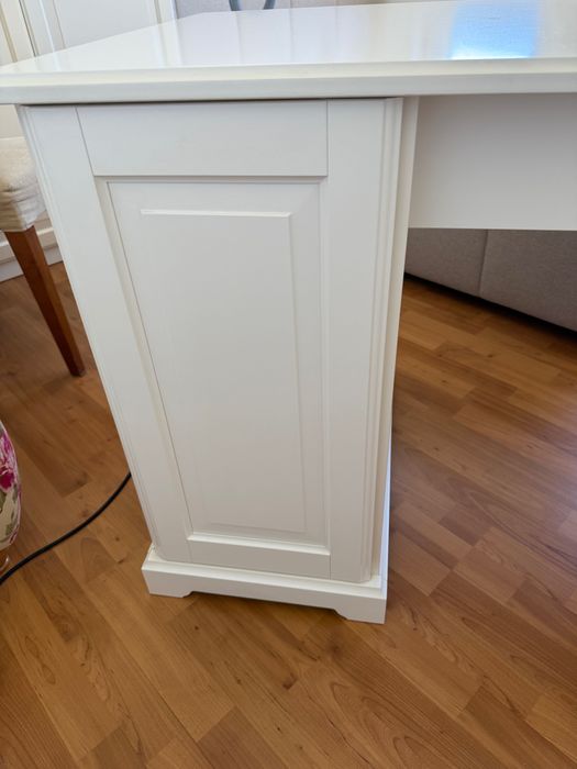 Бюро Hemnes от Икеа