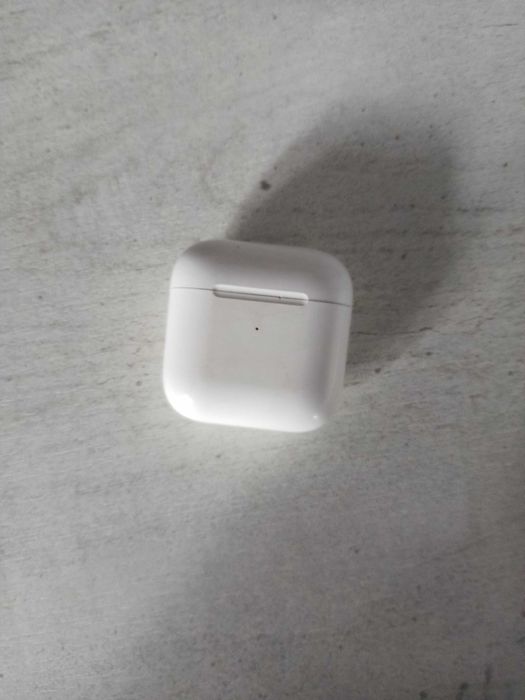 Продам без проводные наушники за 2 тыс