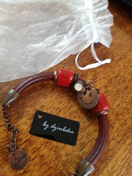 Браслет кожаный с камнями