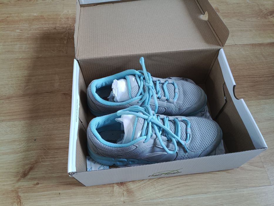 Кроссовки для девочек