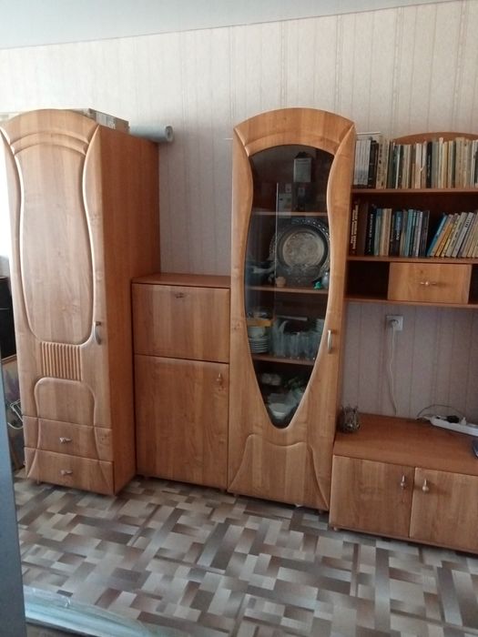 Продам стенку  б/у