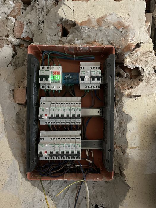 Sisteme de supraveghere și instalatii electrice