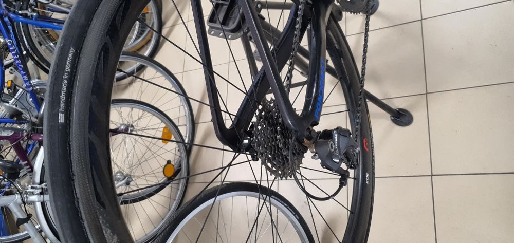 Cursiera Full carbon ,shimano ultegra Zipp