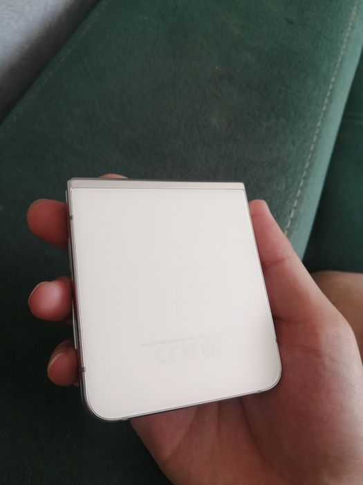 Samsung z flip 5 256gb,