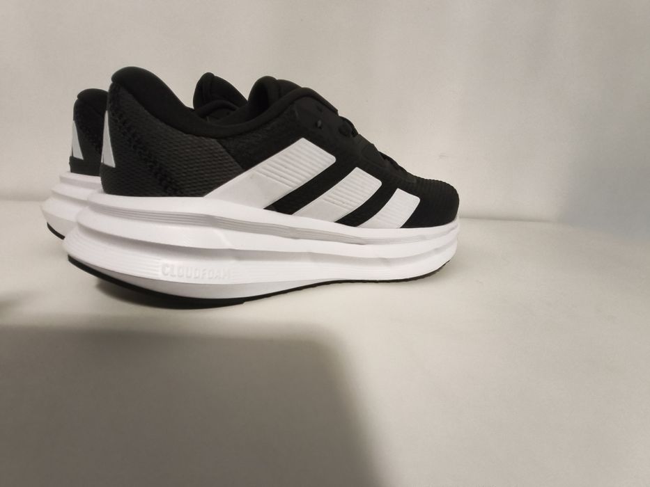 Adidas performance model Galaxy 7 W