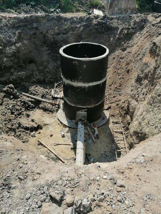 Монтаж наружных сетей водопровода и канализации. Септик.