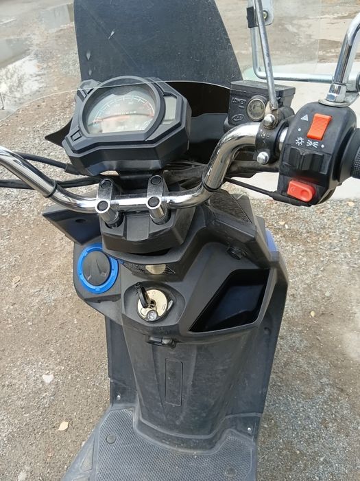 Продам скутер Velimi