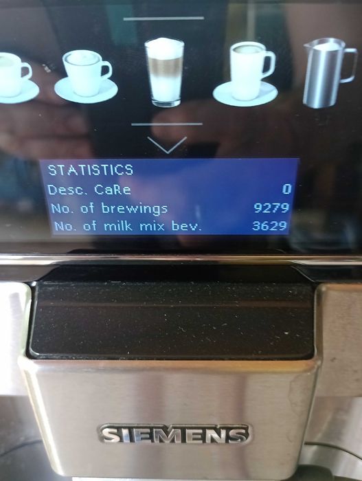 Продавам кафе автомат Siemens EQ 6 serie 700
