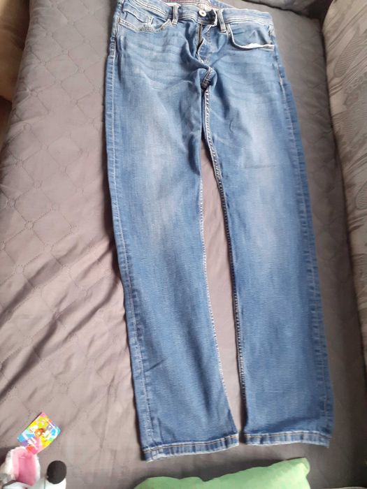 Мъжки дънки ,5 чифта ,един размер