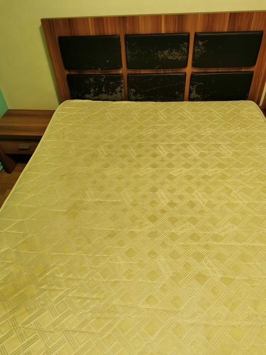 Vând pat matrimonial 140x200 cu saltea