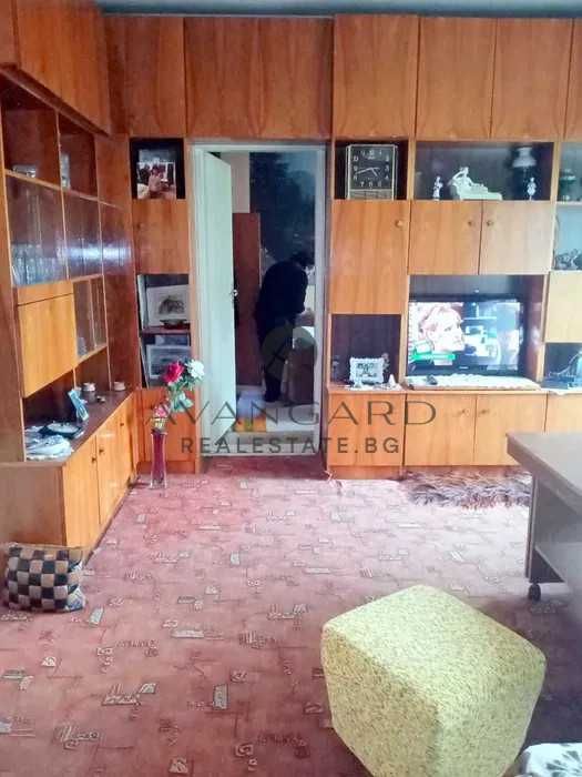 оф.19043 3-стаен РЕАЛНА КВАДРАТУРА Прослав