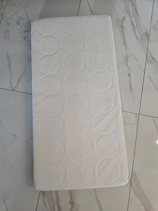 Матрак с пяна за бебешко креватче(с протектор)