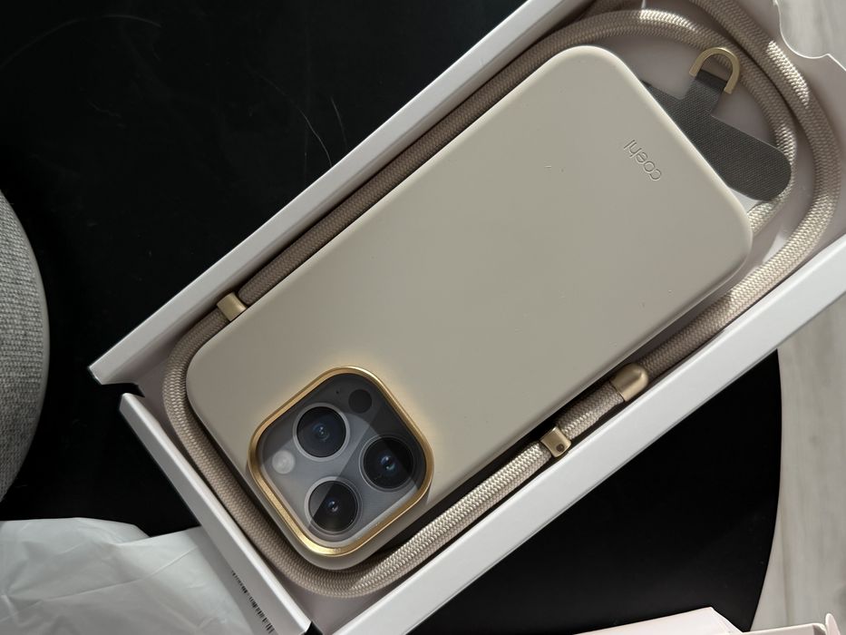 Продам чехол на iPhone 15 pro