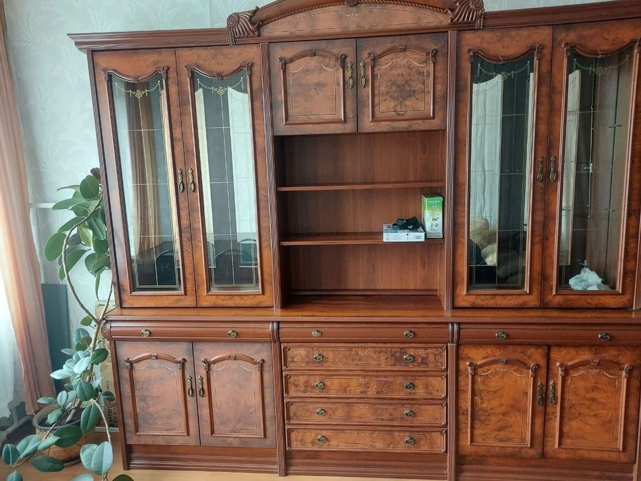 Мебель для гостиной. Горка.