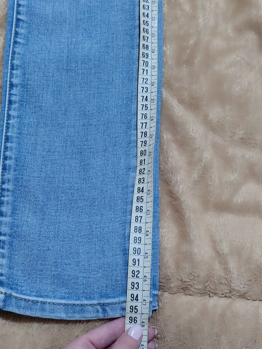 Женские джинсы в отличном состоянии