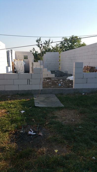 Executam lucrări de construcții