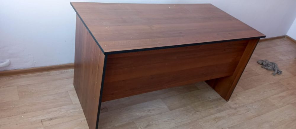 Срочно продам стол