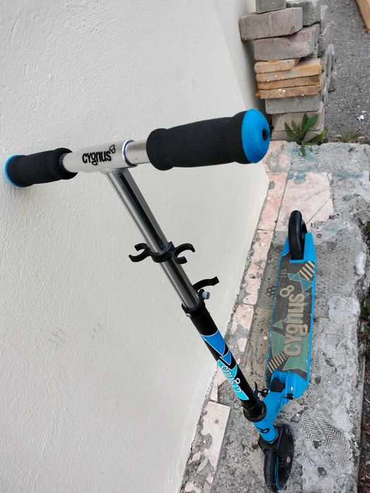 Vănt trotinetă cadru aluminiu cu roți turnate în stare foarte bună