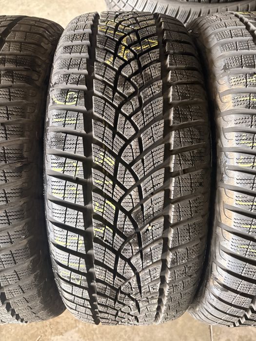 Anvelope iarna 215/55/16 GoodYear UltraGrip Performance 215 55 16 R 16