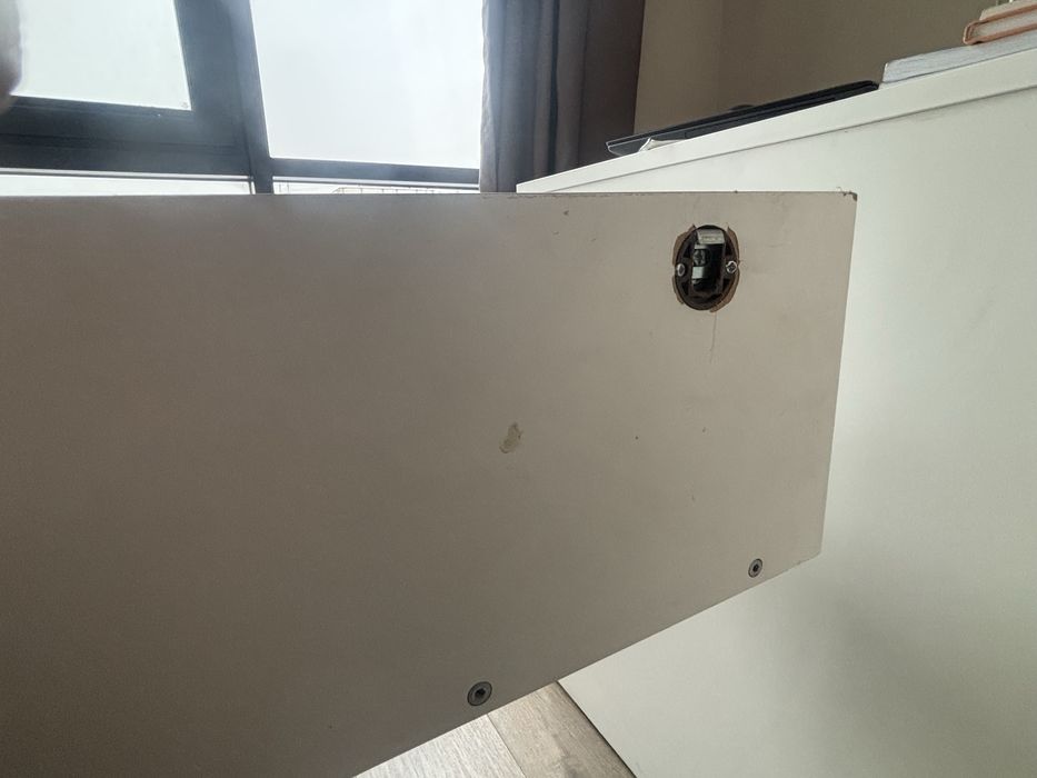 Продам белую полку