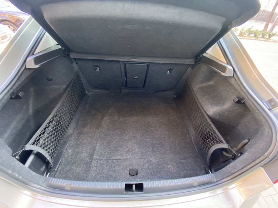 ÎNCHIRIEZ SEAT TOLEDO 2019 (cu aer conditionat)