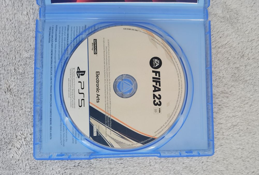 Vând FIFA23 pentru PS5