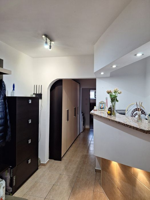 Vând apartament 3 camere