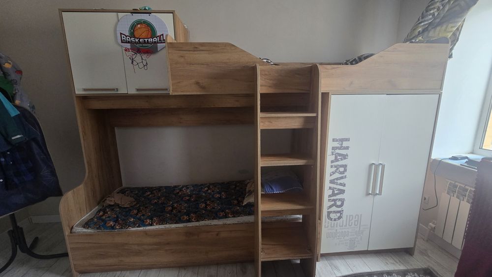 Двух ярусный кровать