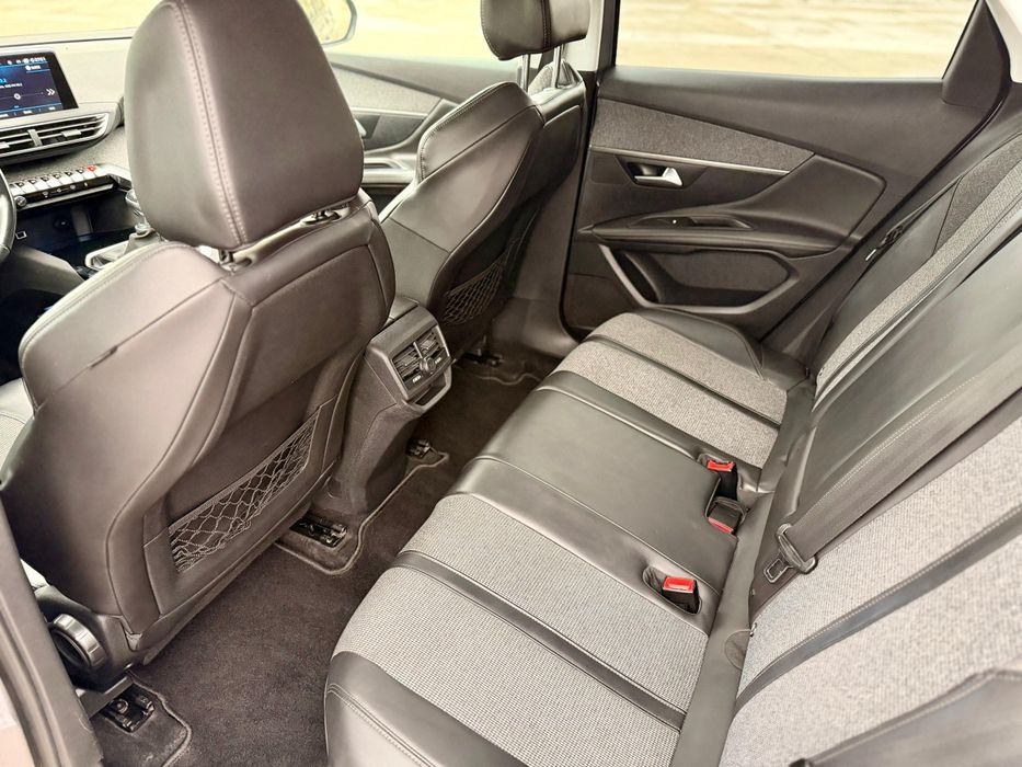 Peugeot 3008 1.2, Manual, 130CP, Allure