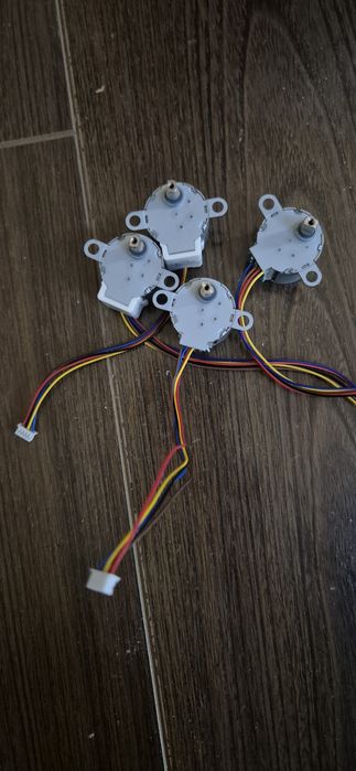 Motorase curent continu 5V