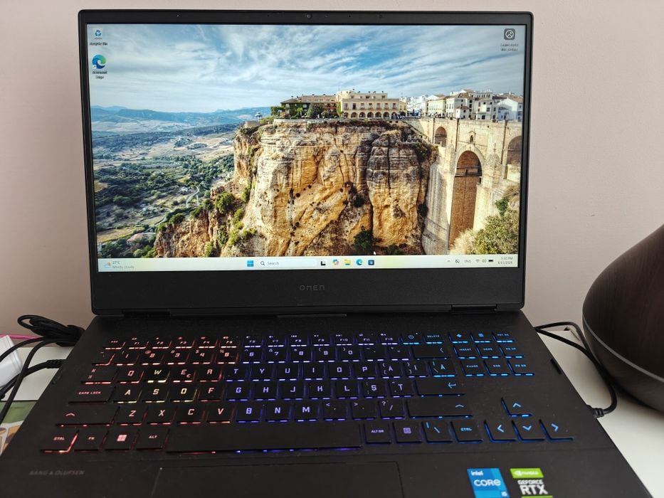 Геймърски лаптоп HP Omen