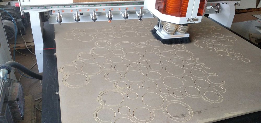 Фрезоване, разкрой и рязане на Еталбонд, HPL, Шперплат, МДФ, PVC и др.