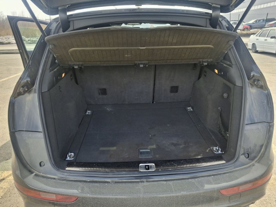 Audi Q5 легковая машина