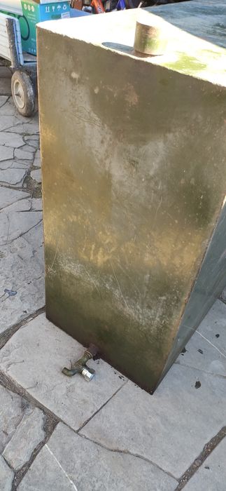 Метална цистерна