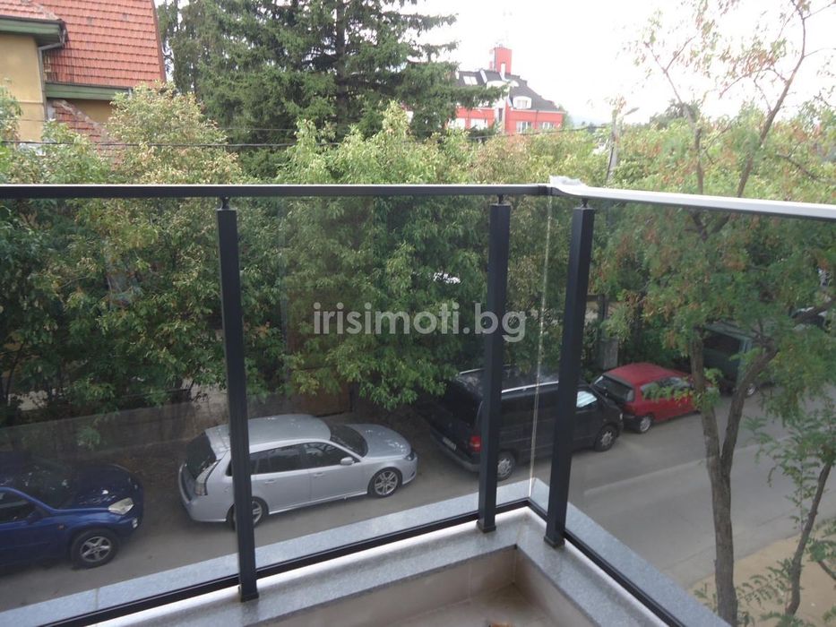 Продава се Тристаен апартамент в София, Бъкстон - 104 кв.м за 2452 €/кв.м - Снимка #2