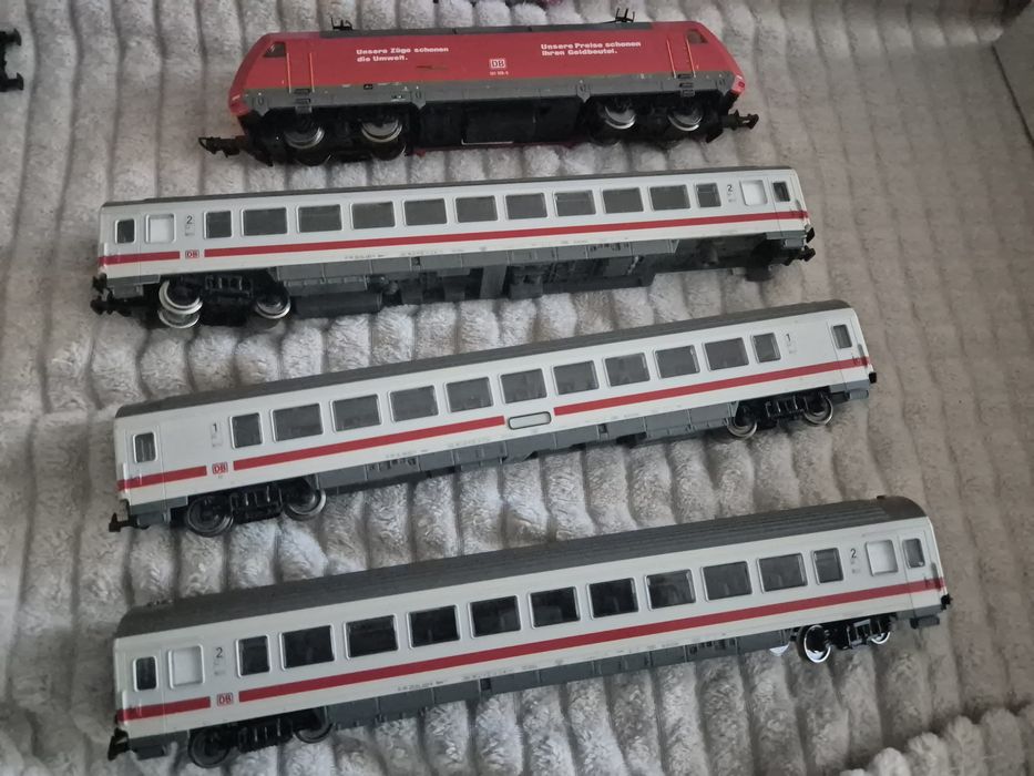 Locomotiva Piko+3 vagoane de pasageri