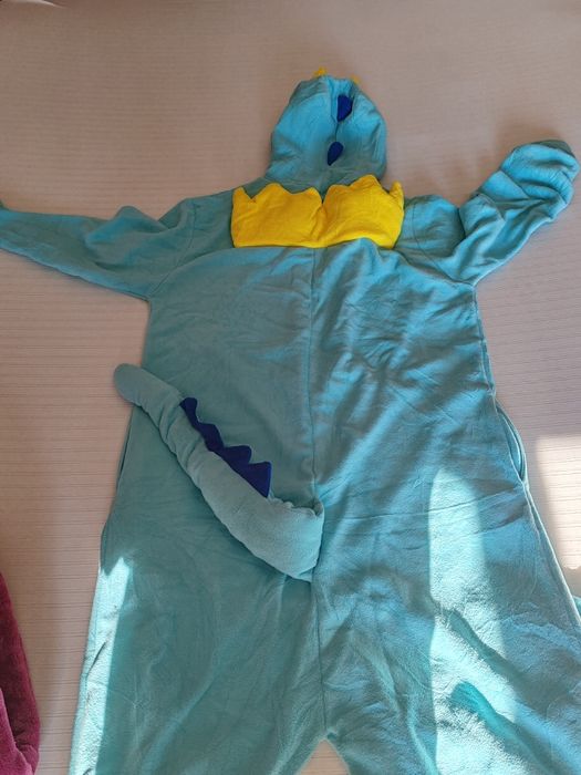 Продавам гащеризон