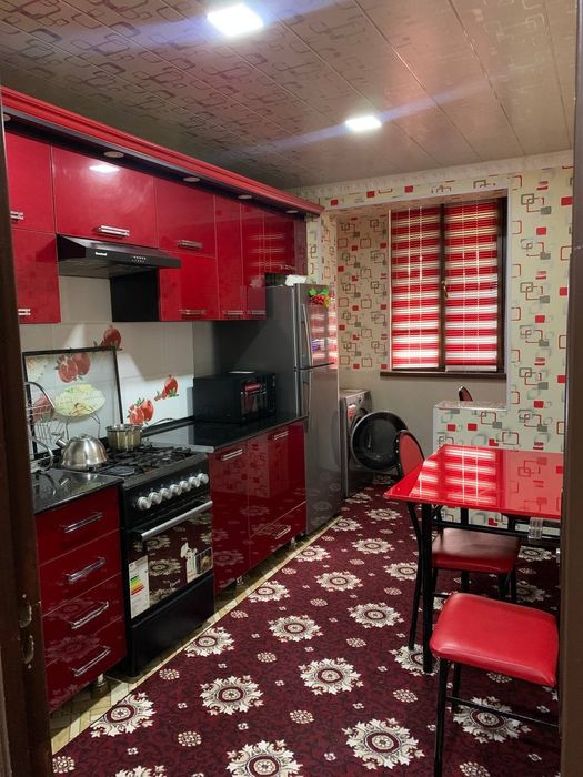 Продаётся 3х комнатная квартира на 1ом этаже