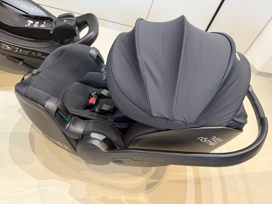 Pachet Scoica  BABY SAFE PRO Britax Romer + baza ISOFIX