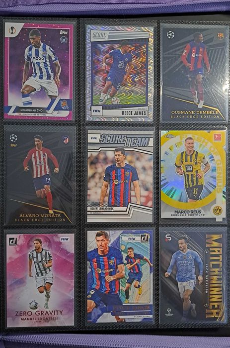 Cartonase cu fotbalisti numerotate,paralele,inserturi si rookie cards