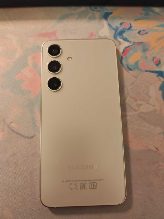 Смартфон Samsung Galaxy S24 (128Gb, серый)