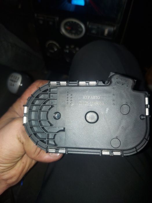 Продам дроссельную заслонку