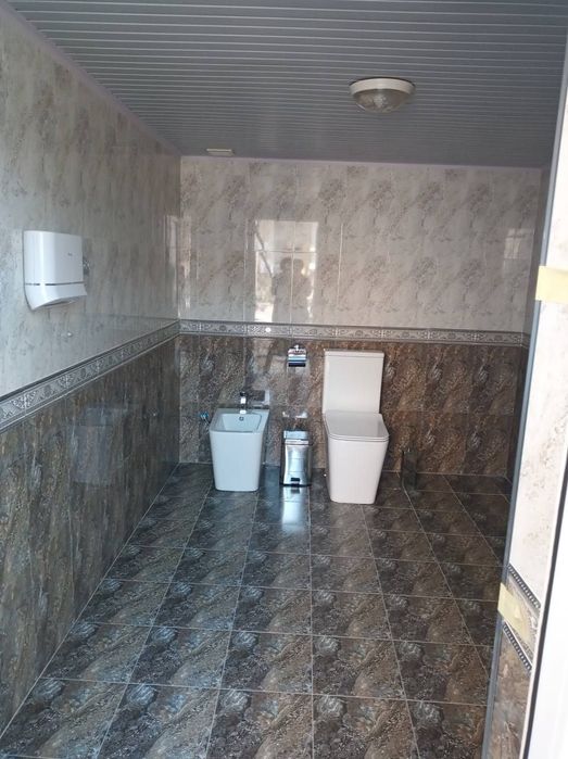 Қибрай тумани.Дурмон маҳалласида 6 сотих 5 хонали  уй сотилади.