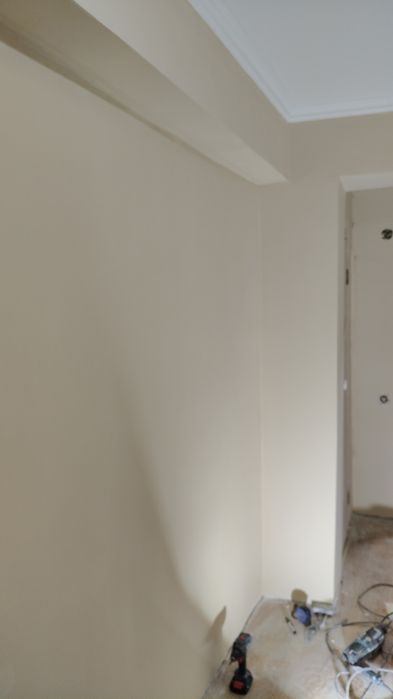 Клеим обои,мелкосрочный ремонт