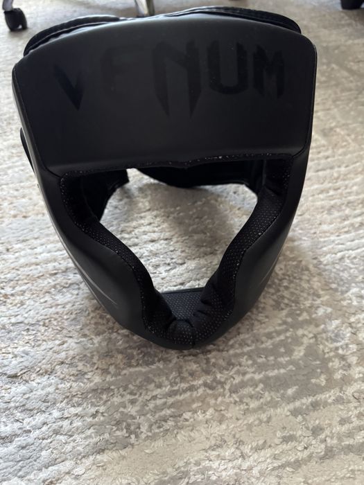 Продается шлем Venom