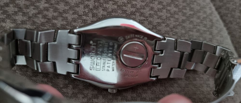 Женские часы SWATCH