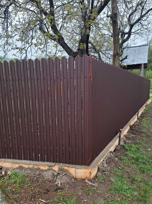 Garduri din panou stil jaluzele, sipca metalica, tabla, plasa si BCA